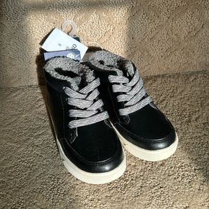 *2 for $30* NWT OshKosh B’gosh boys shoes sz 8